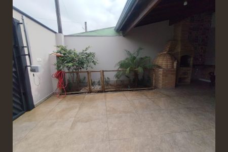 Casa à venda com 118m², 2 quartos e 4 vagas Casa à venda com 118m², 2 quartos e 4 vagasÁrea externa