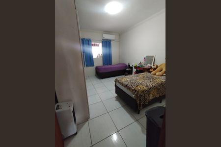 Casa à venda com 118m², 2 quartos e 4 vagas Casa à venda com 118m², 2 quartos e 4 vagasQuarto
