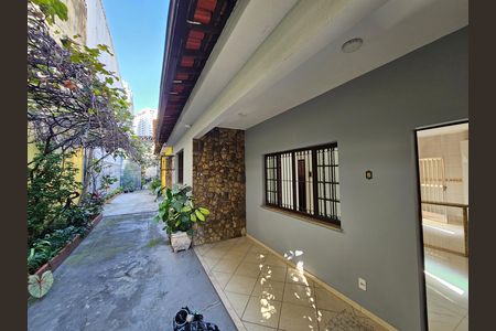 Casa para alugar com 70m², 2 quartos e 1 vaga Casa para alugar com 70m², 2 quartos e 1 vagaVaranda