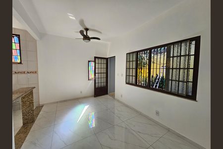 Sala de casa para alugar com 2 quartos, 70m² em Luz, Nova Iguaçu