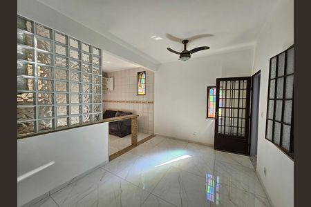 Casa para alugar com 70m², 2 quartos e 1 vaga Casa para alugar com 70m², 2 quartos e 1 vagaSala