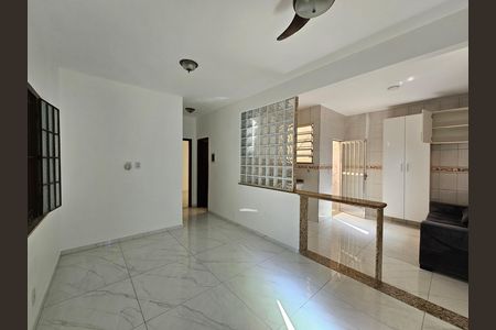 Sala de casa para alugar com 2 quartos, 70m² em Luz, Nova Iguaçu