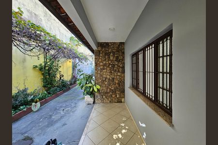 Casa para alugar com 70m², 2 quartos e 1 vaga Casa para alugar com 70m², 2 quartos e 1 vagaVaranda