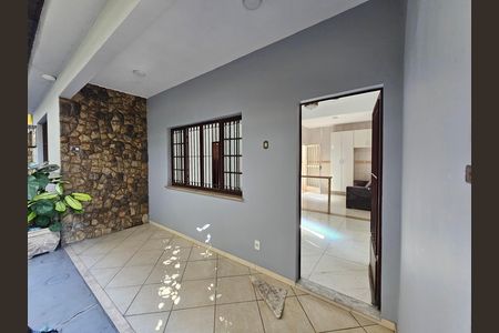 Varanda  de casa para alugar com 2 quartos, 70m² em Luz, Nova Iguaçu