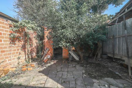 Fundos de casa à venda com 1 quarto, 80m² em Humaitá, Porto Alegre