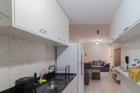 Cozinha de apartamento para alugar com 2 quartos, 60m² em Qs 303, Brasília