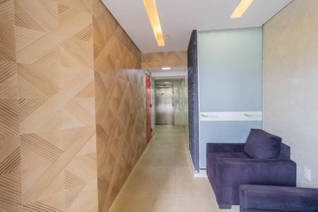 Hall de entrada de apartamento para alugar com 2 quartos, 60m² em Qs 303, Brasília