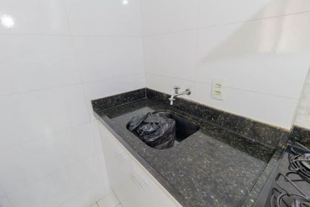 Cozinha de apartamento para alugar com 2 quartos, 60m² em Qs 303, Brasília