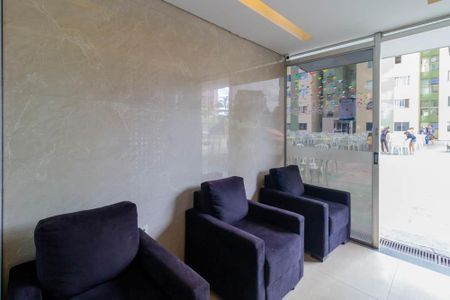 Hall de entrada de apartamento para alugar com 2 quartos, 60m² em Qs 303, Brasília