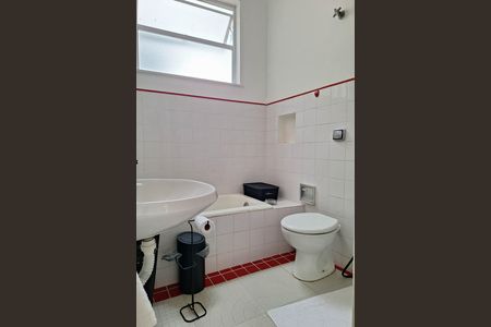 Apartamento à venda com 98m², 3 quartos e sem vaga Apartamento à venda com 98m², 3 quartos e sem vagaBanheiro Social