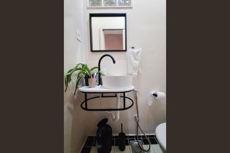 Apartamento à venda com 98m², 3 quartos e sem vaga Apartamento à venda com 98m², 3 quartos e sem vagaLavabo