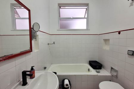 Apartamento à venda com 98m², 3 quartos e sem vaga Apartamento à venda com 98m², 3 quartos e sem vagaBanheiro Social