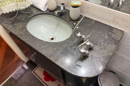 Apartamento para alugar com 138m², 3 quartos e 2 vagas Apartamento para alugar com 138m², 3 quartos e 2 vagasBanheiro 2