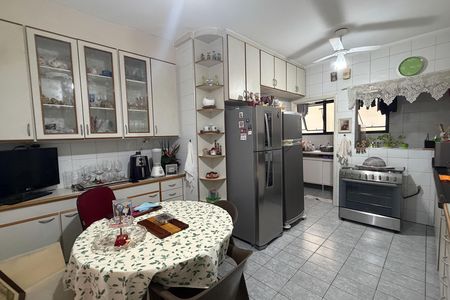 Apartamento para alugar com 138m², 3 quartos e 2 vagas Apartamento para alugar com 138m², 3 quartos e 2 vagasCozinha