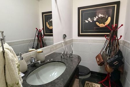 Apartamento para alugar com 138m², 3 quartos e 2 vagas Apartamento para alugar com 138m², 3 quartos e 2 vagasBanheiro 2