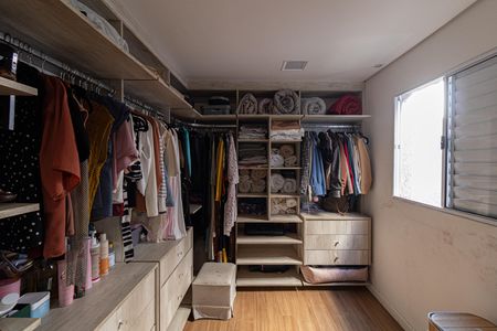 Casa à venda com 78m², 2 quartos e 2 vagas Casa à venda com 78m², 2 quartos e 2 vagasCloset Suíte 1