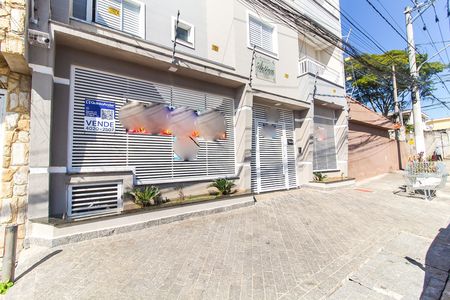 Apartamento à venda com 44m², 2 quartos e sem vaga Apartamento à venda com 44m², 2 quartos e sem vagaFachada + Placa