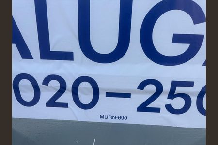 Placa instalada de apartamento para alugar com 1 quarto, 45m² em São Lucas, São Paulo