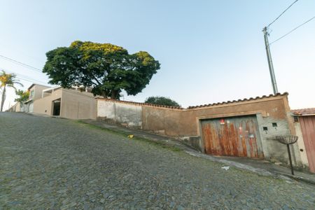 Casa à venda com 1 quarto, 376m² em Horto Florestal, Belo Horizonte