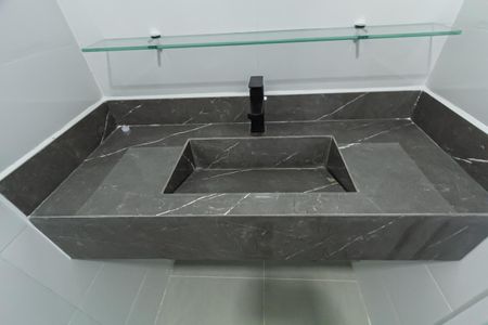 Apartamento para alugar com 61m², 2 quartos e 1 vaga Apartamento para alugar com 61m², 2 quartos e 1 vagaBanheiro da Suíte