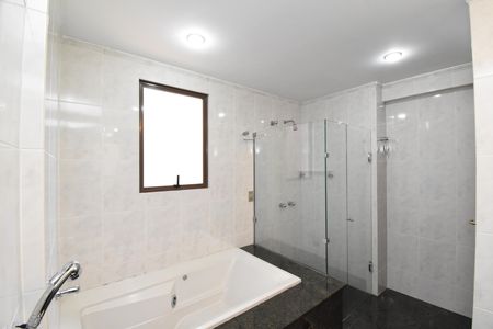 Apartamento à venda com 271m², 3 quartos e 3 vagasBanheiro da Suíte