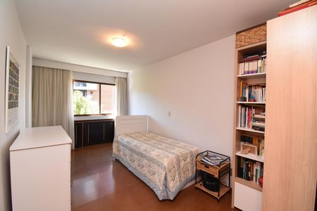 Apartamento à venda com 271m², 3 quartos e 3 vagasQuarto 2