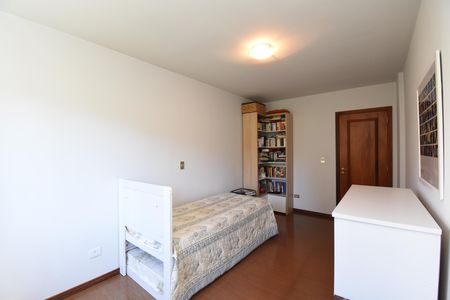Apartamento à venda com 271m², 3 quartos e 3 vagasQuarto 2