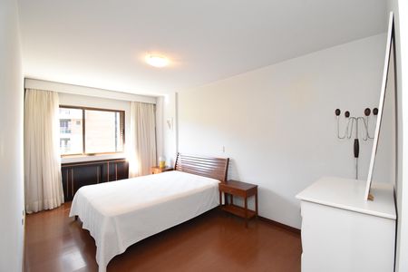 Apartamento à venda com 271m², 3 quartos e 3 vagasSuíte 2
