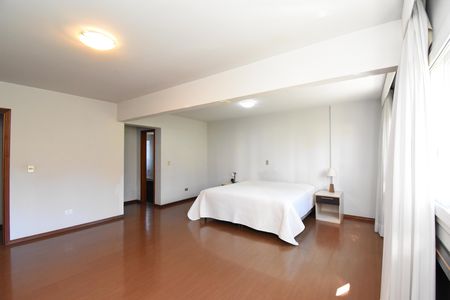 Apartamento à venda com 271m², 3 quartos e 3 vagasSuíte