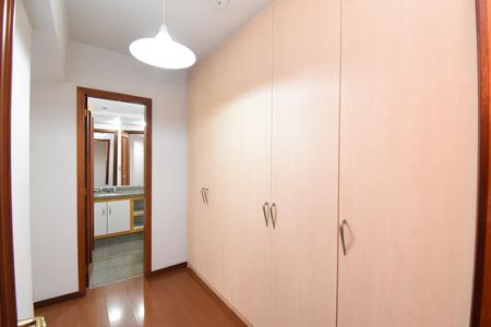 Apartamento à venda com 271m², 3 quartos e 3 vagasSuíte 2