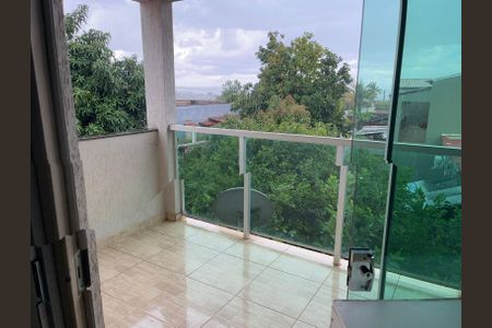 Casa de condomínio à venda com 300m², 4 quartos e 5 vagas Casa de condomínio à venda com 300m², 4 quartos e 5 vagasVaranda