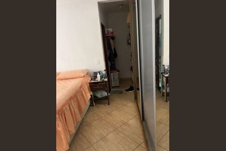 Casa de condomínio à venda com 300m², 4 quartos e 5 vagas Casa de condomínio à venda com 300m², 4 quartos e 5 vagasQuarto