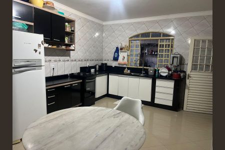 Cozinha de casa de condomínio à venda com 4 quartos, 300m² em Setor Habitacional Arniqueira, Brasília