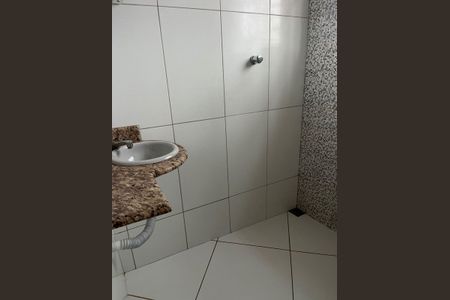 Casa de condomínio à venda com 300m², 4 quartos e 5 vagas Casa de condomínio à venda com 300m², 4 quartos e 5 vagasBanheiro