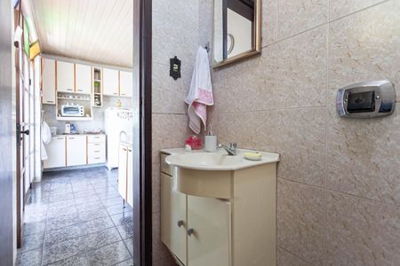 Casa à venda com 300m², 5 quartos e 4 vagas Casa à venda com 300m², 5 quartos e 4 vagasBanheiro social 2