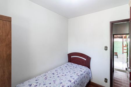 Casa à venda com 300m², 5 quartos e 4 vagas Casa à venda com 300m², 5 quartos e 4 vagasQuarto 1