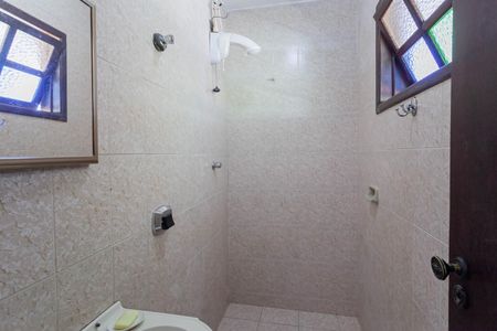Casa à venda com 300m², 5 quartos e 4 vagas Casa à venda com 300m², 5 quartos e 4 vagasBanheiro social 2