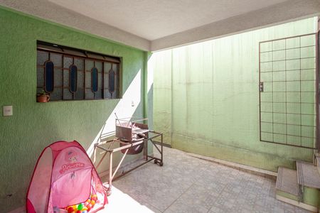Quintal de casa à venda com 5 quartos, 300m² em Ressaca, Contagem