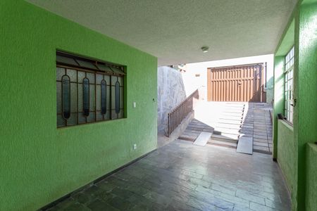 Casa à venda com 300m², 5 quartos e 4 vagas Casa à venda com 300m², 5 quartos e 4 vagasGaragem 1