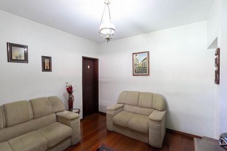 Casa à venda com 300m², 5 quartos e 4 vagas Casa à venda com 300m², 5 quartos e 4 vagasSala 1