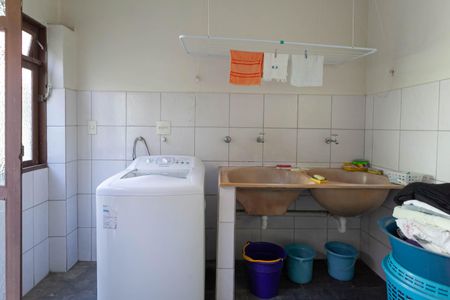 Lavanderia de casa à venda com 5 quartos, 300m² em Ressaca, Contagem