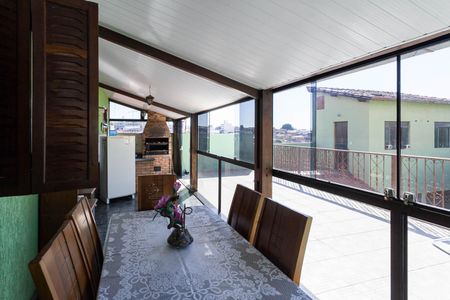 Casa à venda com 300m², 5 quartos e 4 vagas Casa à venda com 300m², 5 quartos e 4 vagasVaranda gourmet
