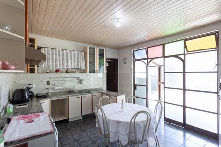 Casa à venda com 300m², 5 quartos e 4 vagas Casa à venda com 300m², 5 quartos e 4 vagasCozinha 2