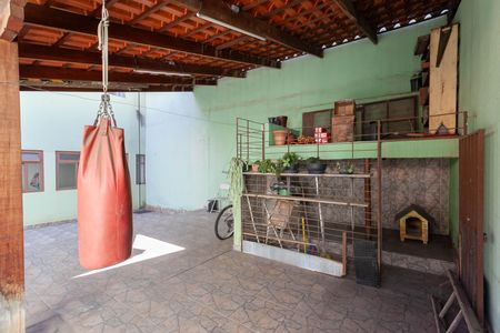 Casa à venda com 300m², 5 quartos e 4 vagas Casa à venda com 300m², 5 quartos e 4 vagasQuintal - Canil