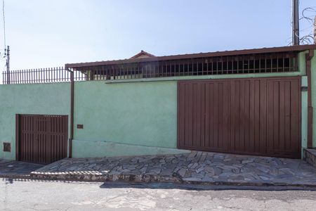 Fachada de casa à venda com 5 quartos, 300m² em Ressaca, Contagem