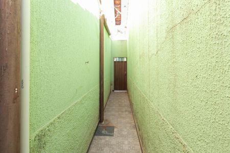 Casa à venda com 300m², 5 quartos e 4 vagas Casa à venda com 300m², 5 quartos e 4 vagasCorredor