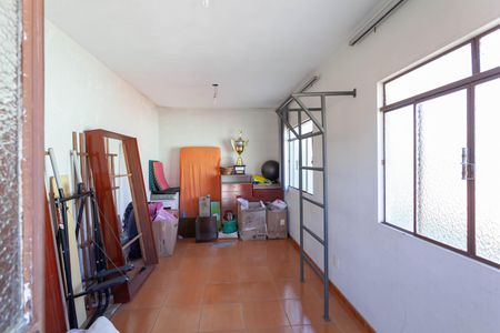 Casa à venda com 300m², 5 quartos e 4 vagas Casa à venda com 300m², 5 quartos e 4 vagasReversível