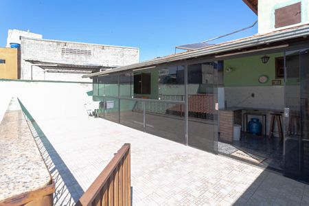 Casa à venda com 300m², 5 quartos e 4 vagas Casa à venda com 300m², 5 quartos e 4 vagasÁrea externa
