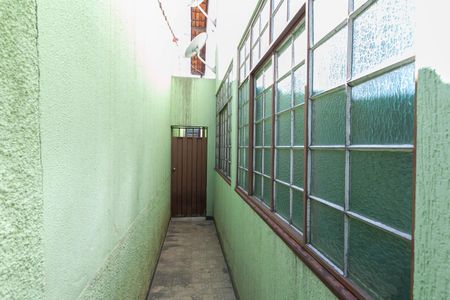 Casa à venda com 300m², 5 quartos e 4 vagas Casa à venda com 300m², 5 quartos e 4 vagasCorredor