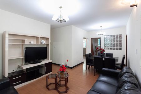 Casa à venda com 300m², 5 quartos e 4 vagas Casa à venda com 300m², 5 quartos e 4 vagasSala 2